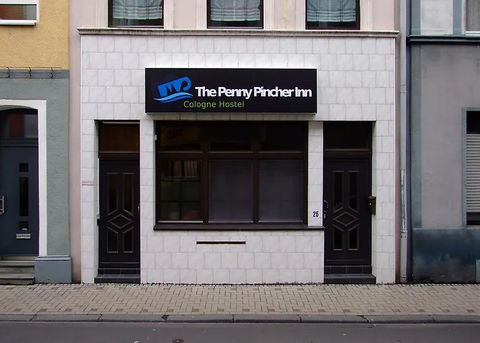 The Penny Pincher بيت شباب *